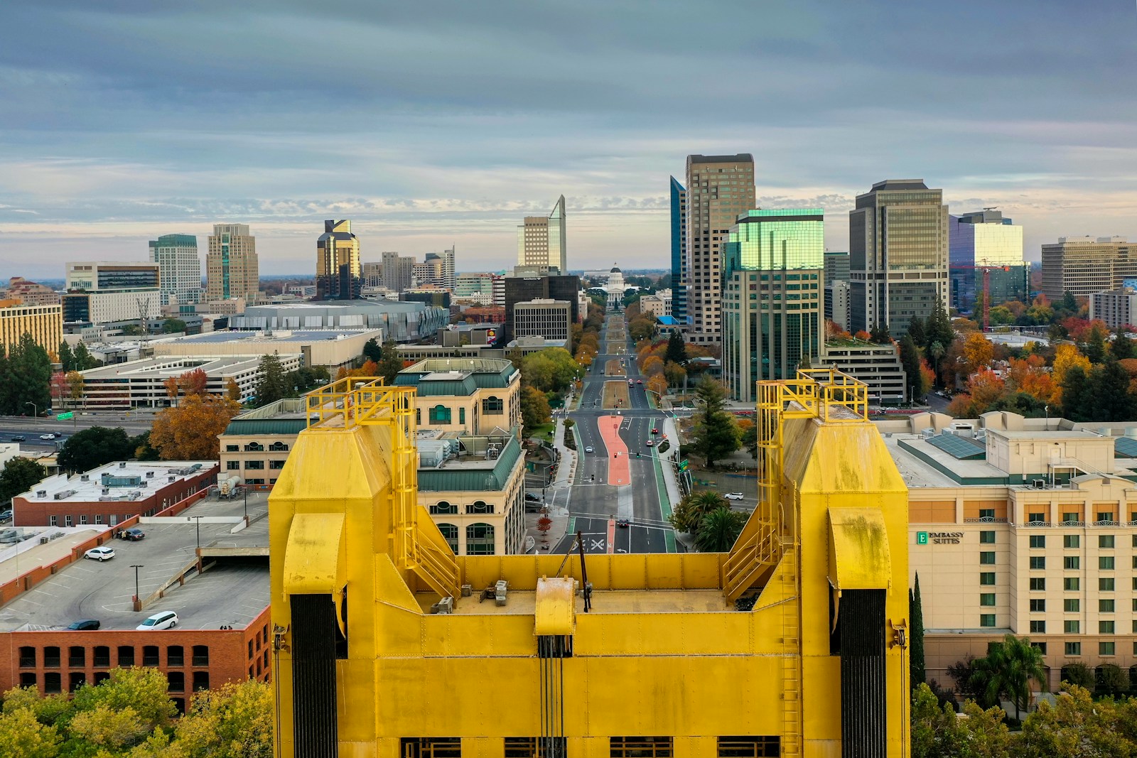 Sacramento capitol sky line